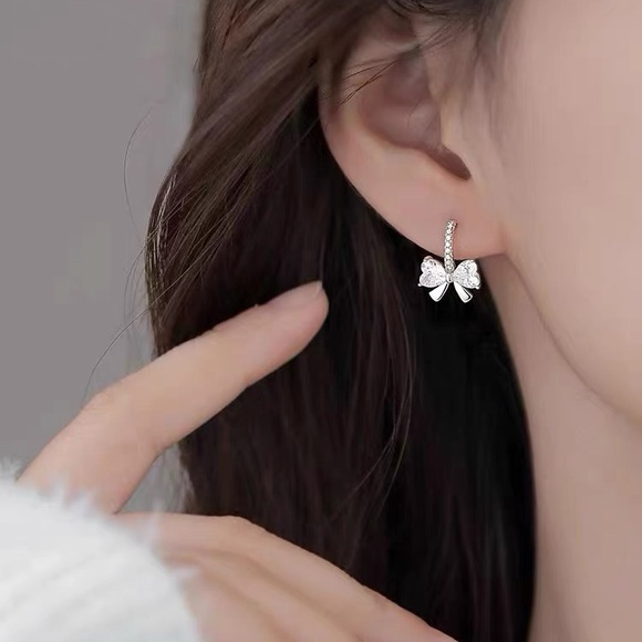 925 sterling silver Earrings faux diamond Bow stud earrings - Picture 1 of 3